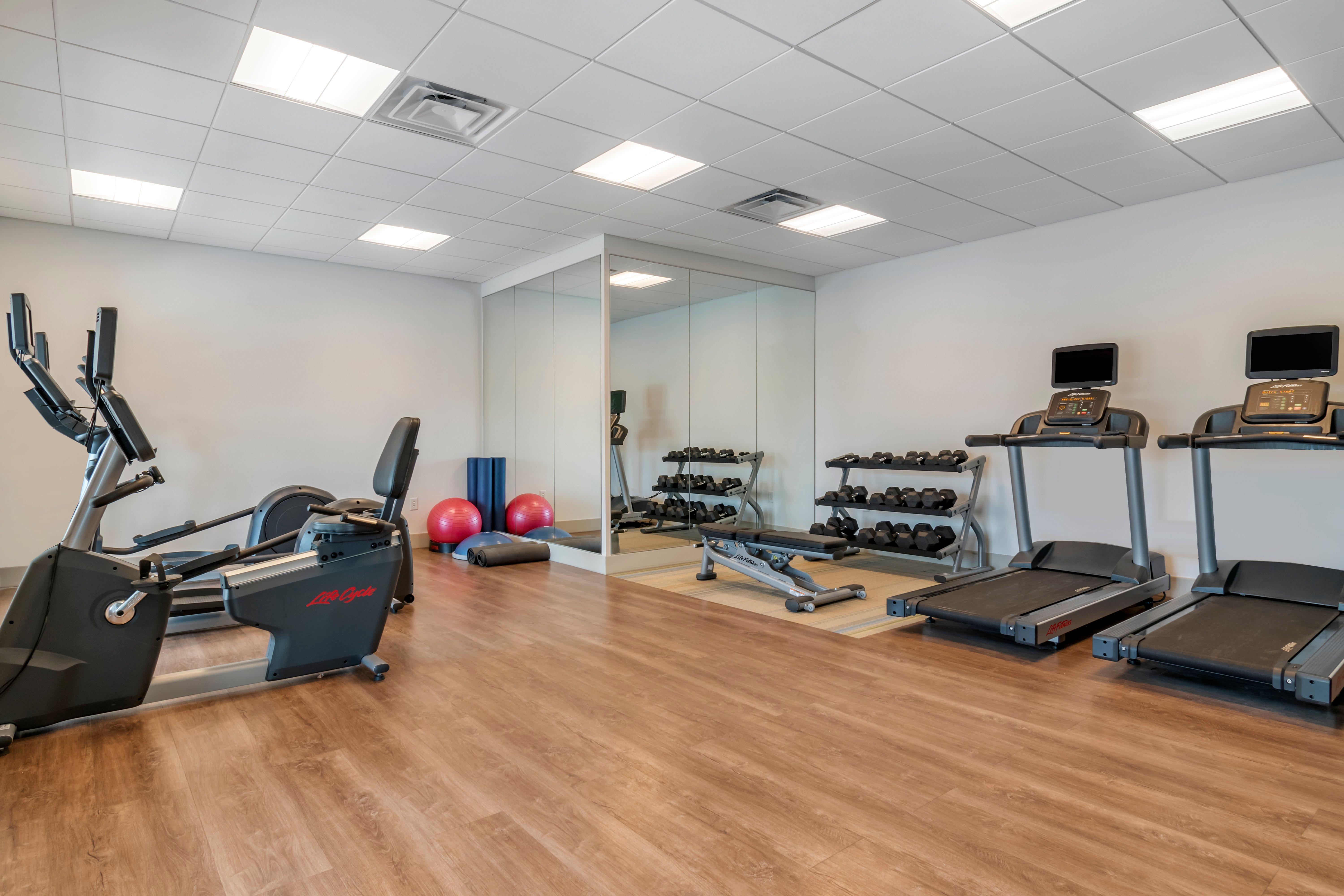 Holiday Inn Express & Suites - Lancaster - Mount Joy By Ihg Екстериор снимка