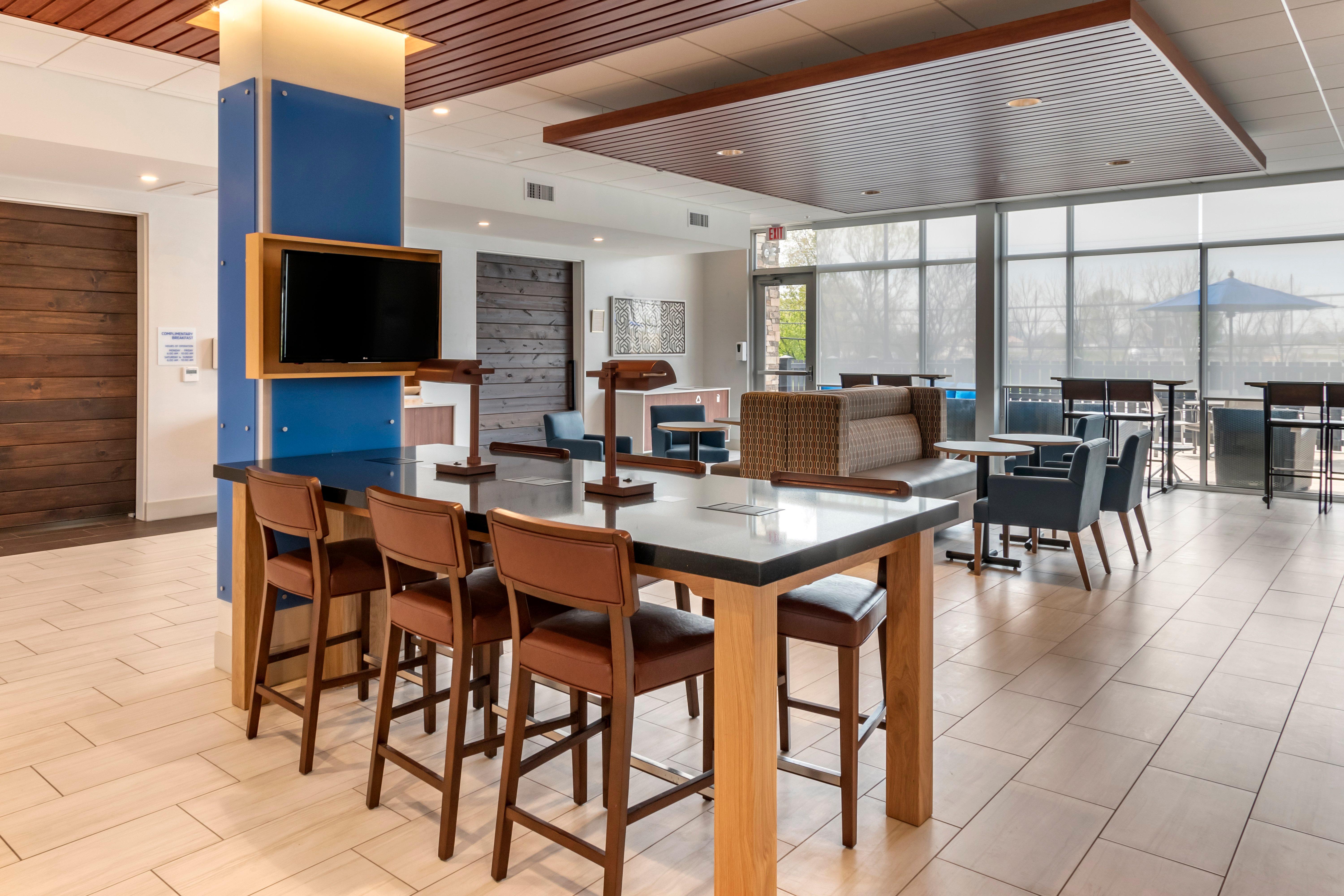 Holiday Inn Express & Suites - Lancaster - Mount Joy By Ihg Екстериор снимка